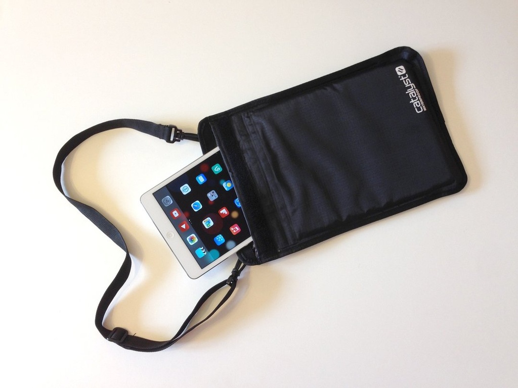 Catalyst® Waterproof Sleeve for Tablets 8"