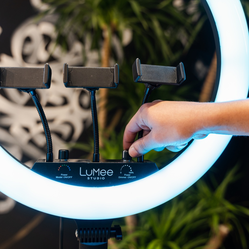 LuMee Studio 18" RGB Ring Light (Black)