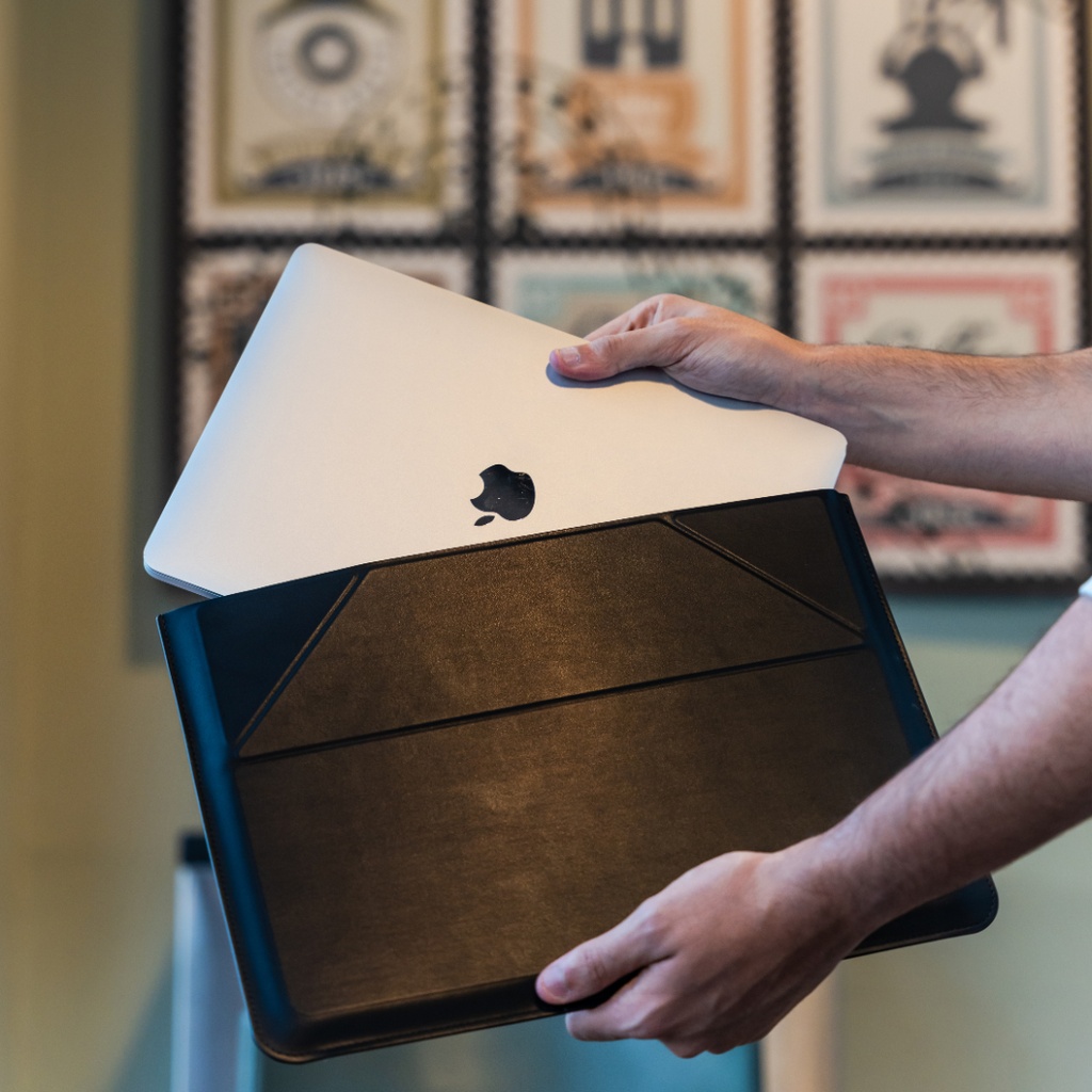 Moft 3-in-1 Carry Sleeve 16" (Night Black)