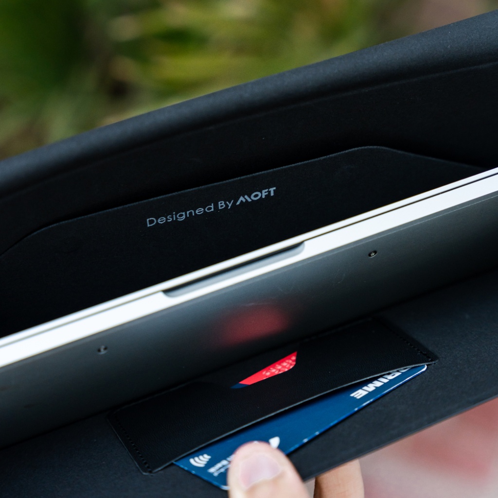 Moft 3-in-1 Carry Sleeve 13.3" (Night Black)