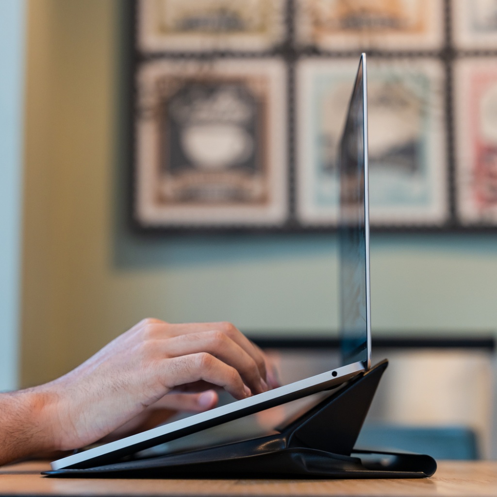 Moft 3-in-1 Carry Sleeve 13.3" (Night Black)