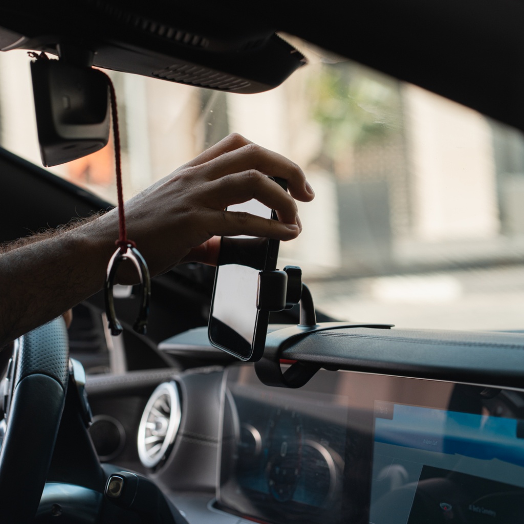 Ugreen Dashboard Phone Clip with Holder and Stand