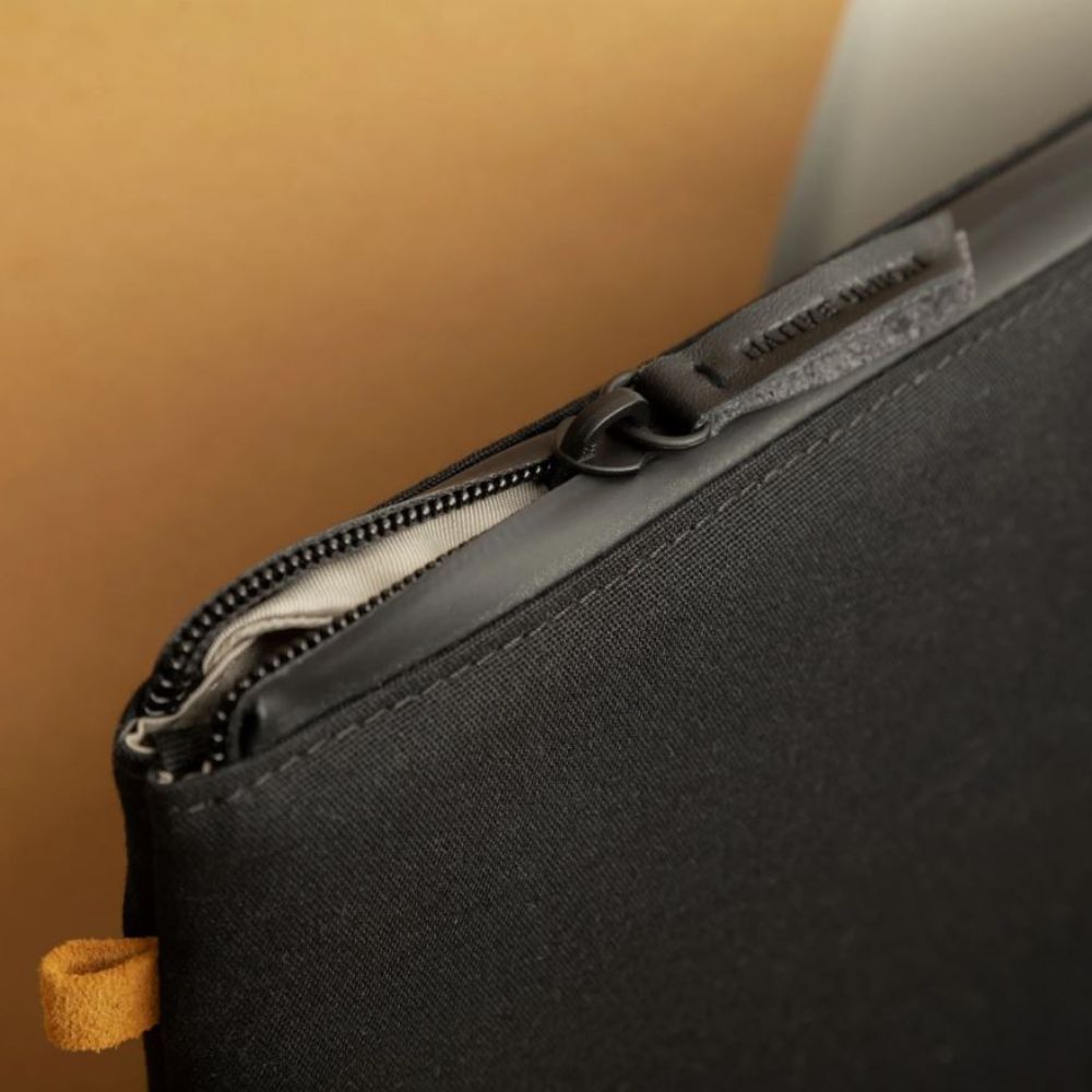 Native Union Stow Lite Sleeve for MacBook Air/Pro 13"/14"  (Black)