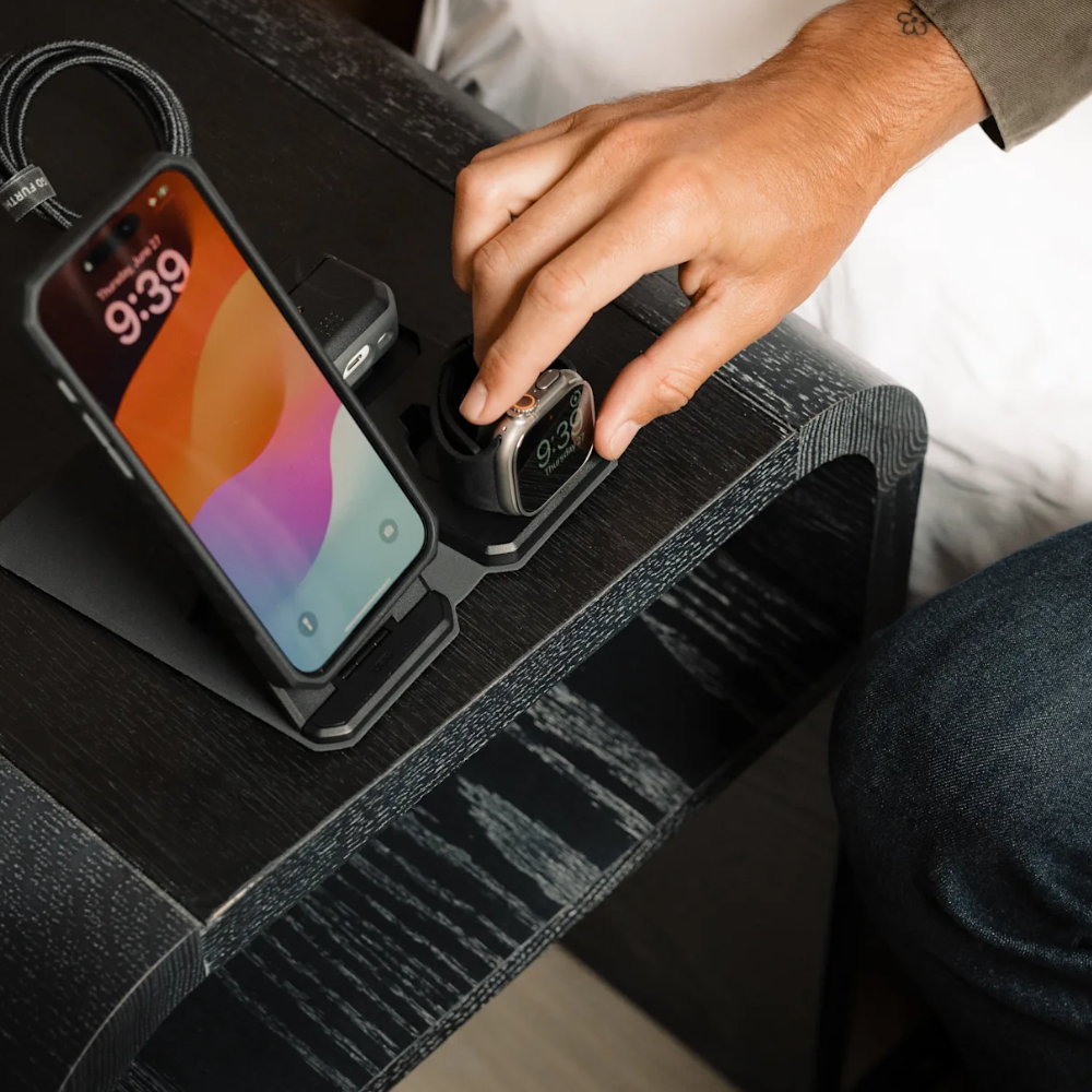 UAG 3in1 Travel Desktop Charger with Case (Black)