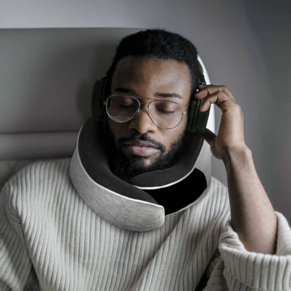 Momax 1-World Ergonomic Travel Pillow