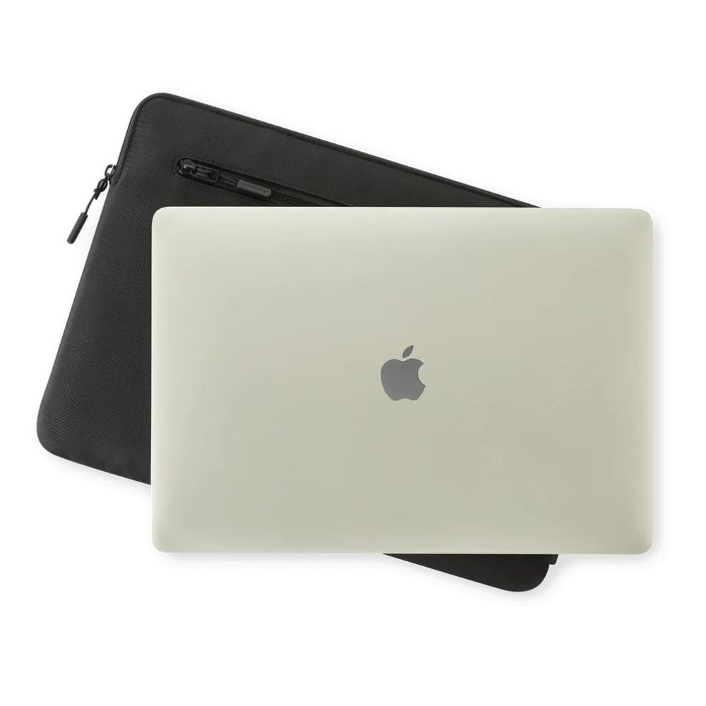 Pipetto Organizer Sleeve for MacBook 15/16 (Black)